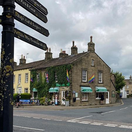 The White Cottage Gargrave Exterior photo